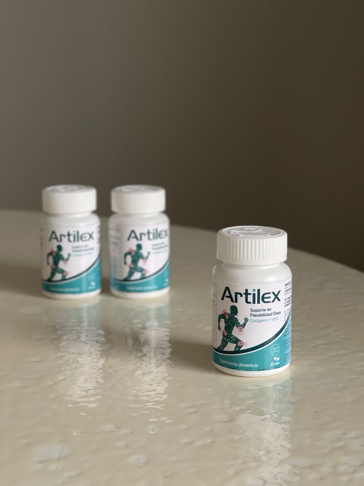 Tres frascos de Artilex de 20 cápsulas